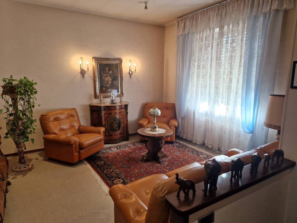 Villa in vendita a Trofarello, 5 locali, prezzo € 260.000 | PortaleAgenzieImmobiliari.it