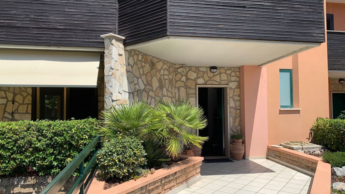 Villa in vendita a Lanciano, 10 locali, prezzo € 450.000 | PortaleAgenzieImmobiliari.it
