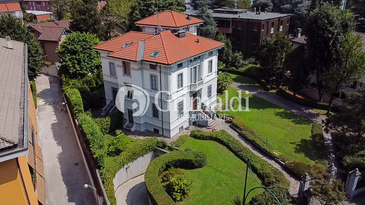 Appartamento in vendita a Cusano Milanino, 5 locali, prezzo € 690.000 | CambioCasa.it