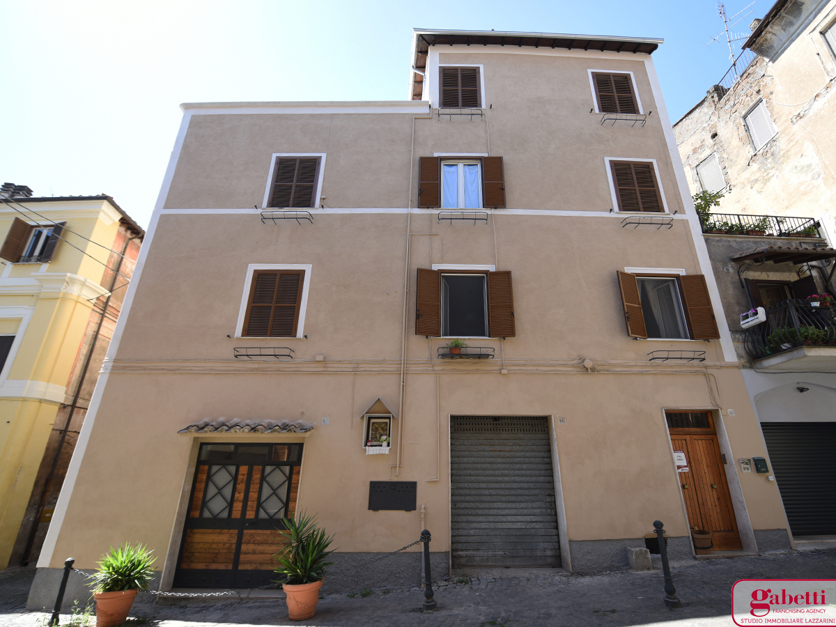 Appartamento in vendita a Civita Castellana, 5 locali, prezzo € 114.000 | PortaleAgenzieImmobiliari.it
