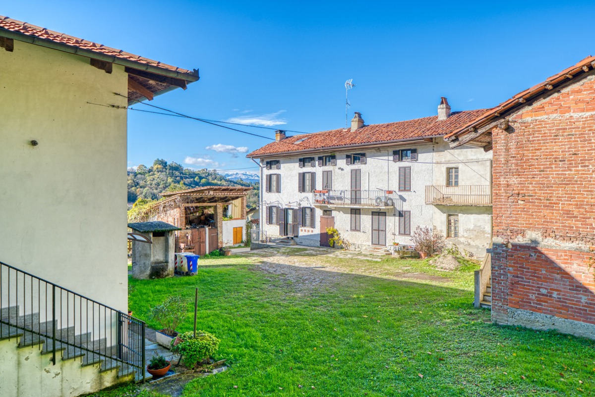 Rustico / Casale in vendita a Torino, 10 locali, prezzo € 270.000 | PortaleAgenzieImmobiliari.it