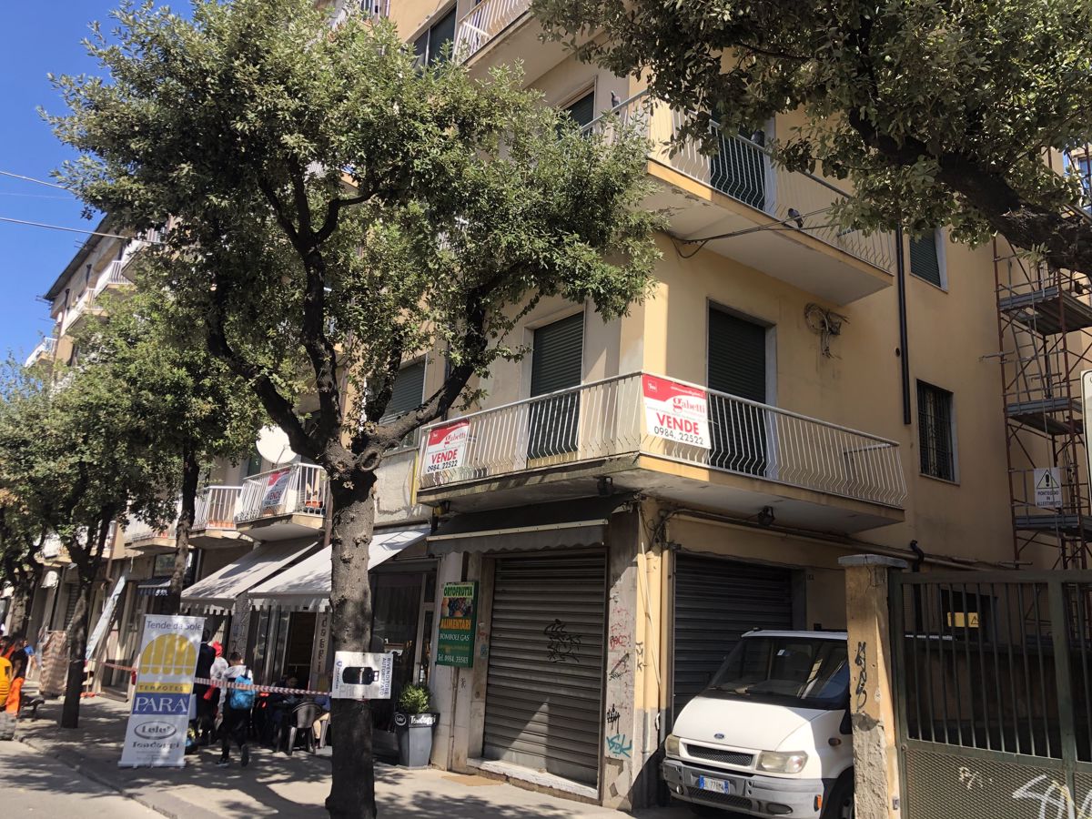Appartamento in vendita a Cosenza, 4 locali, prezzo € 124.000 | PortaleAgenzieImmobiliari.it