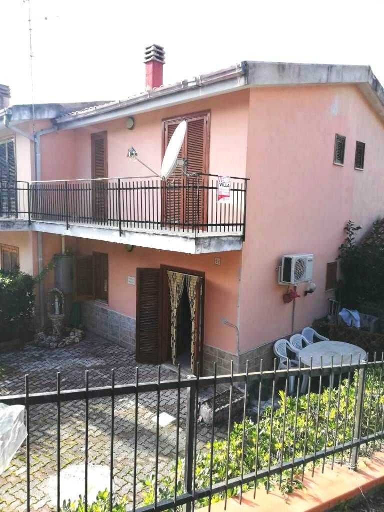 Villa in vendita a Galluccio, 3 locali, prezzo € 55.000 | PortaleAgenzieImmobiliari.it