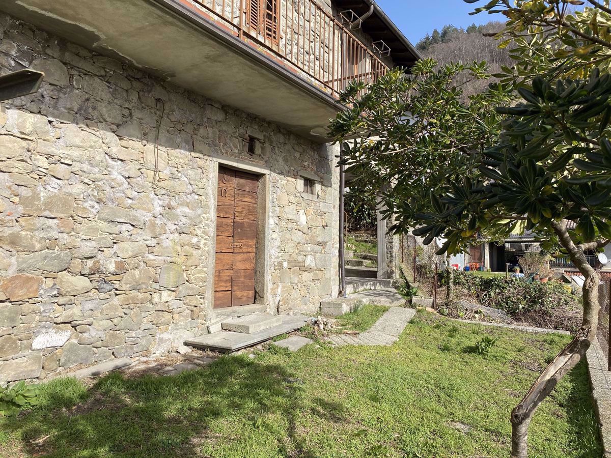 Villa in vendita a San Romano in Garfagnana, 4 locali, prezzo € 70.000 | CambioCasa.it
