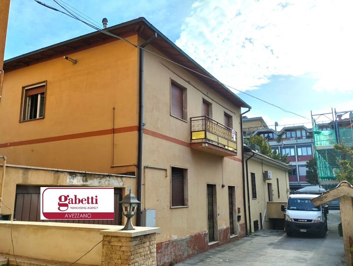 Soluzione Indipendente in vendita a Avezzano, 7 locali, prezzo € 135.000 | PortaleAgenzieImmobiliari.it