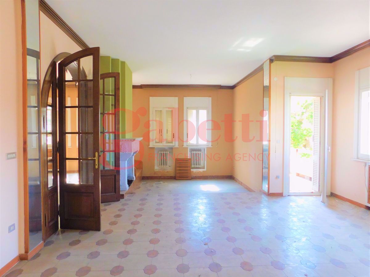 Villa Bifamiliare in vendita a Venafro, 8 locali, prezzo € 240.000 | PortaleAgenzieImmobiliari.it