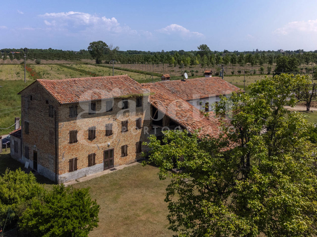 Villa Bifamiliare in vendita a Fossalta di Portogruaro, 9999 locali, prezzo € 150.000 | PortaleAgenzieImmobiliari.it