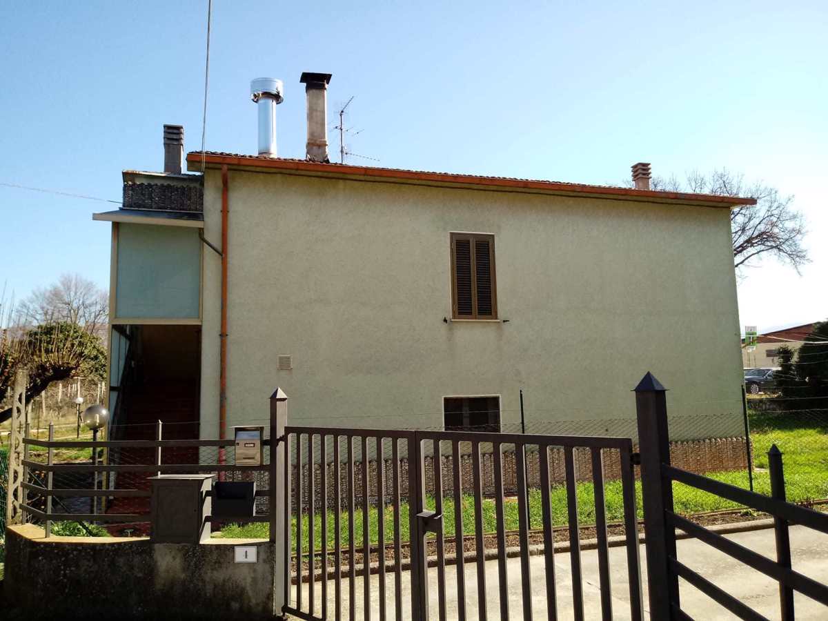 Soluzione Indipendente in vendita a Spoleto, 4 locali, prezzo € 130.000 | PortaleAgenzieImmobiliari.it