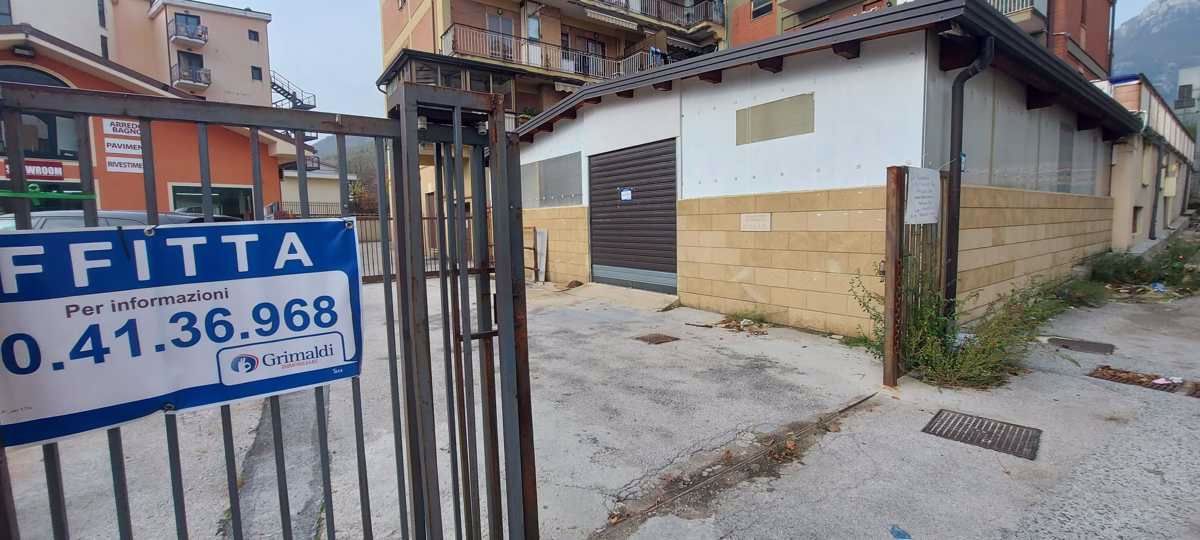 Negozio / Locale in affitto a Mercogliano, 9999 locali, prezzo € 1.300 | PortaleAgenzieImmobiliari.it