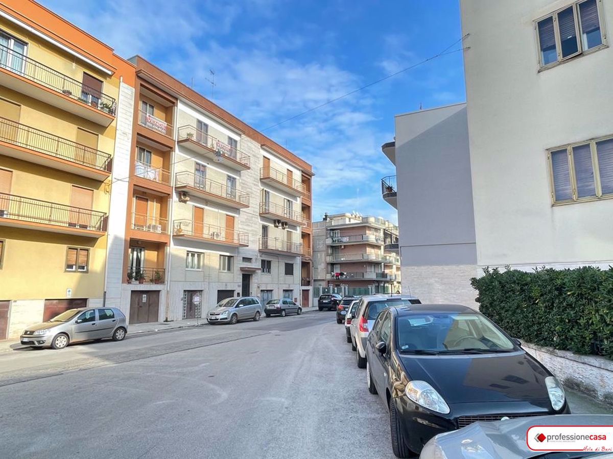 Appartamento in vendita a Mola di Bari, 5 locali, prezzo € 150.000 | PortaleAgenzieImmobiliari.it