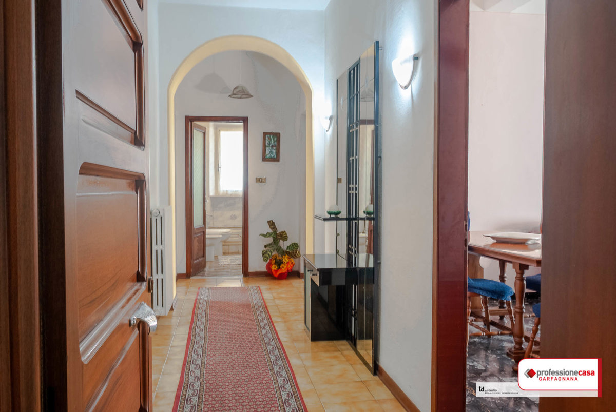 Appartamento in vendita a Barga, 4 locali, prezzo € 85.000 | CambioCasa.it