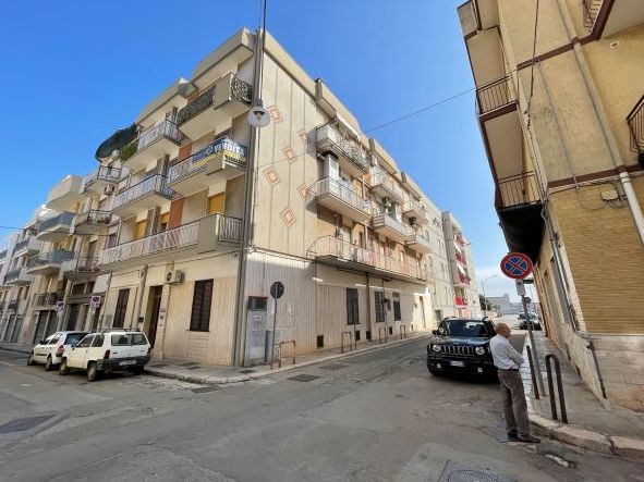 Appartamento in vendita a Mola di Bari, 3 locali, prezzo € 170.000 | PortaleAgenzieImmobiliari.it