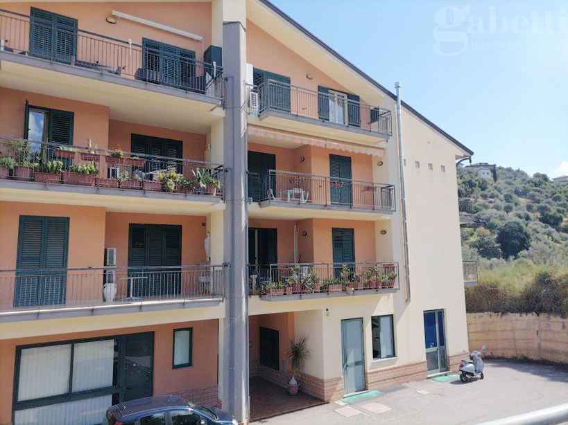Appartamento in vendita a Sant'Agata di Militello, 5 locali, prezzo € 160.000 | PortaleAgenzieImmobiliari.it