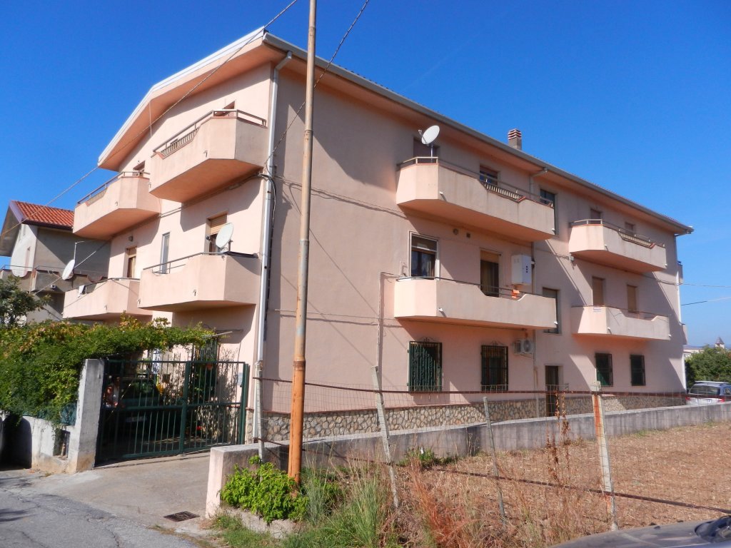 Appartamento in vendita a Grisolia, 3 locali, prezzo € 54.000 | PortaleAgenzieImmobiliari.it