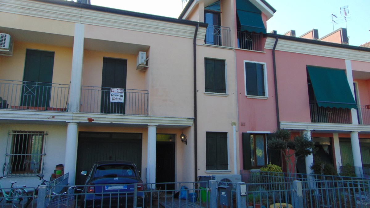 Villa a Schiera in vendita a Adria, 6 locali, prezzo € 200.000 | PortaleAgenzieImmobiliari.it