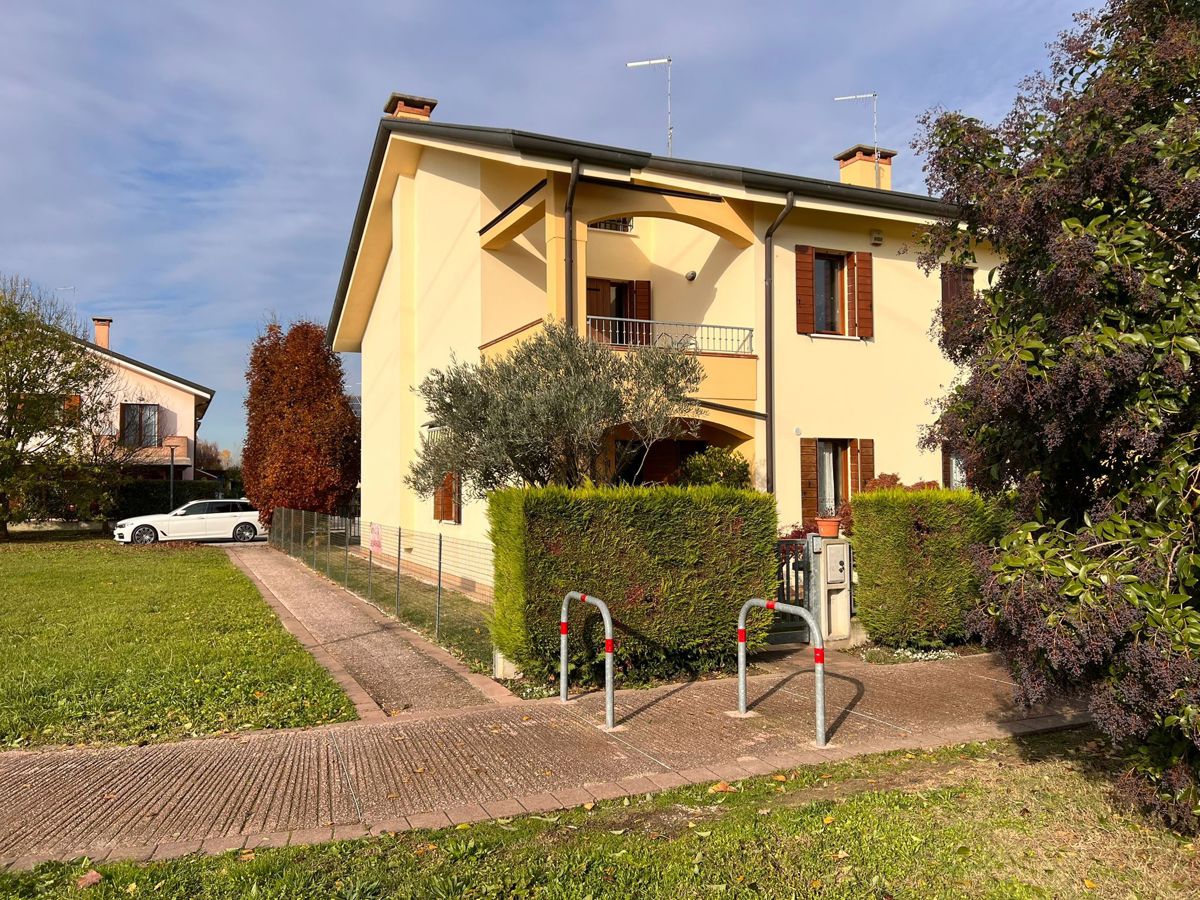 Villa a Schiera in vendita a Cadoneghe, 6 locali, prezzo € 288.000 | PortaleAgenzieImmobiliari.it