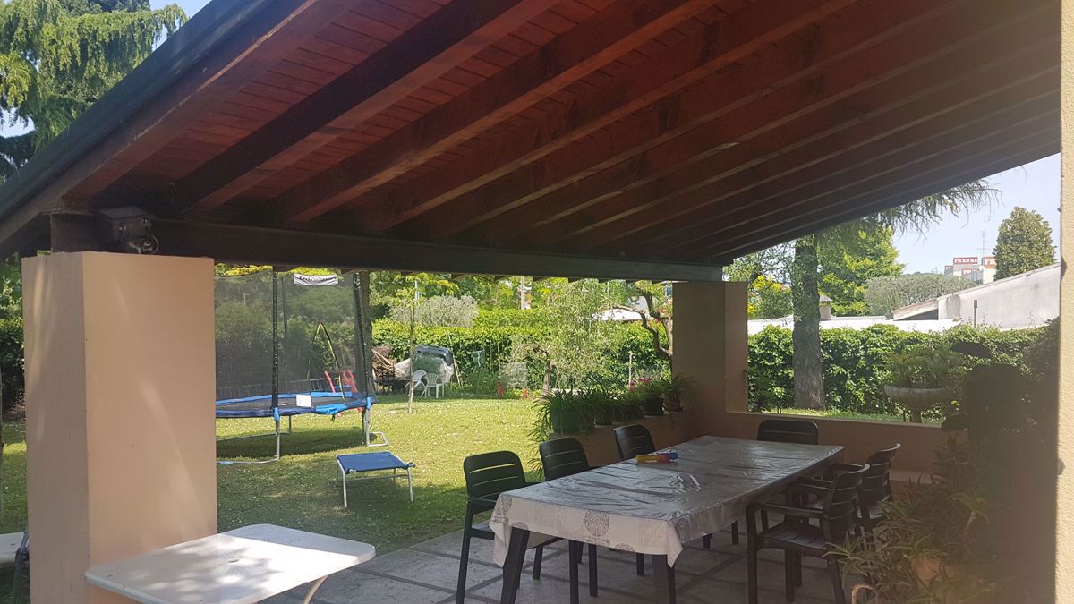 Villa in vendita a Peschiera del Garda, 15 locali, zona Benedetto di Lugana, Trattative riservate | PortaleAgenzieImmobiliari.it