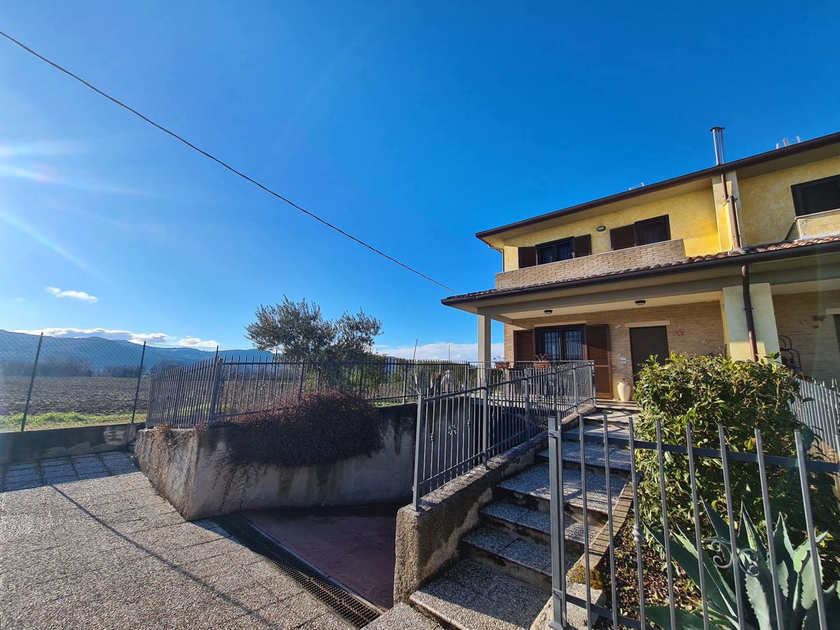 Villa Bifamiliare in vendita a Perugia, 4 locali, prezzo € 295.000 | PortaleAgenzieImmobiliari.it