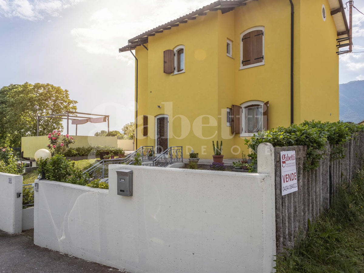 Villa in vendita a Aviano, 6 locali, prezzo € 210.000 | PortaleAgenzieImmobiliari.it
