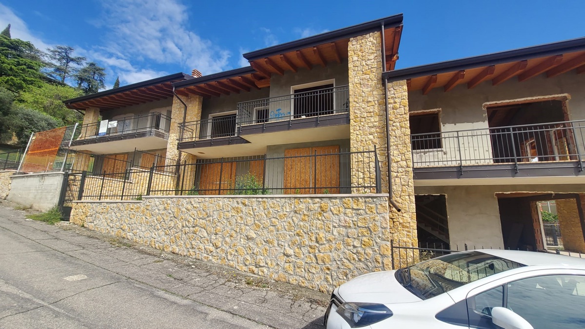 Villa Tri-Quadrifamiliare in vendita a Grezzana, 5 locali, prezzo € 350.000 | PortaleAgenzieImmobiliari.it