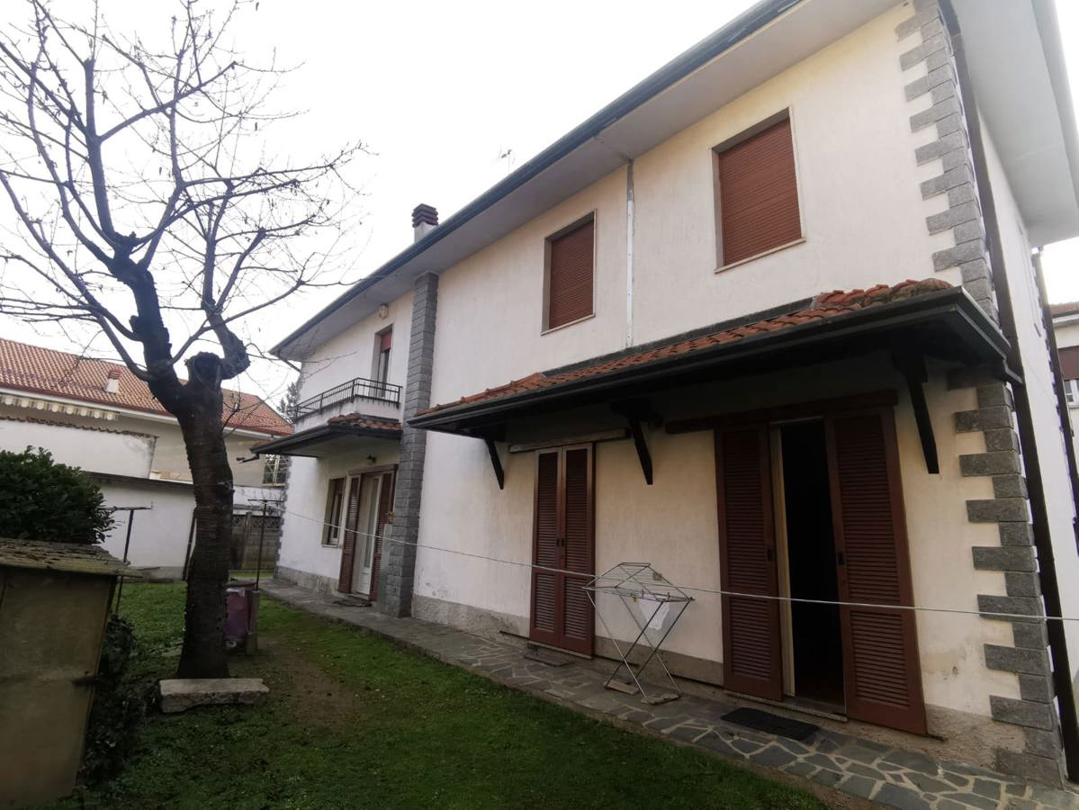 Villa Bifamiliare in Vendita a Parabiago
