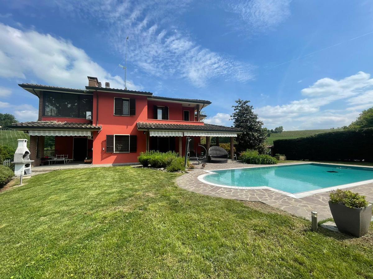 Villa in vendita a Alseno, 15 locali, prezzo € 900.000 | PortaleAgenzieImmobiliari.it