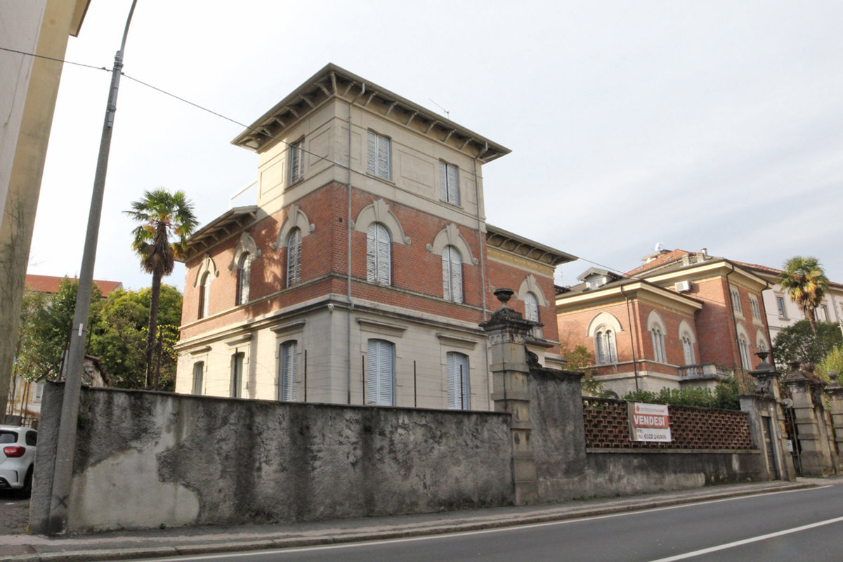 Villa in vendita a Verbania, 12 locali, prezzo € 870.000 | PortaleAgenzieImmobiliari.it