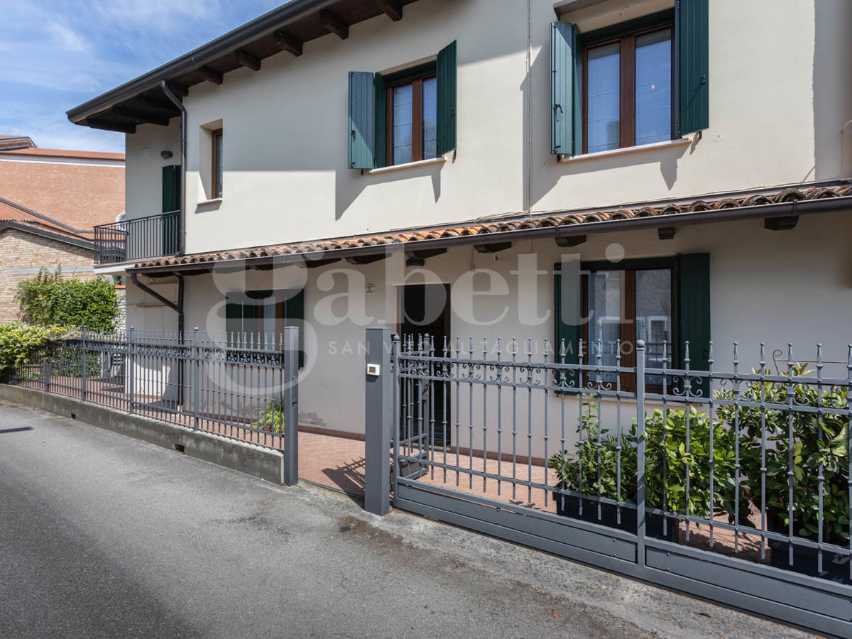 Villa a Schiera in vendita a San Vito al Tagliamento, 6 locali, prezzo € 135.000 | PortaleAgenzieImmobiliari.it