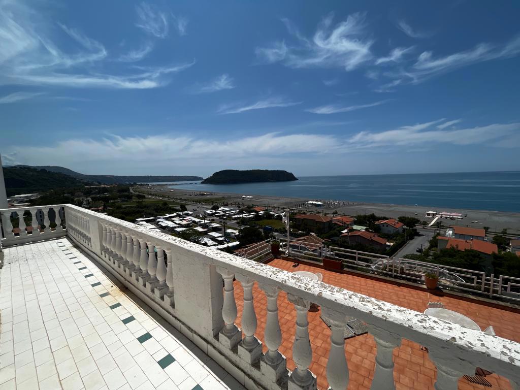 Appartamento in vendita a Praia a Mare, 4 locali, prezzo € 160.000 | PortaleAgenzieImmobiliari.it