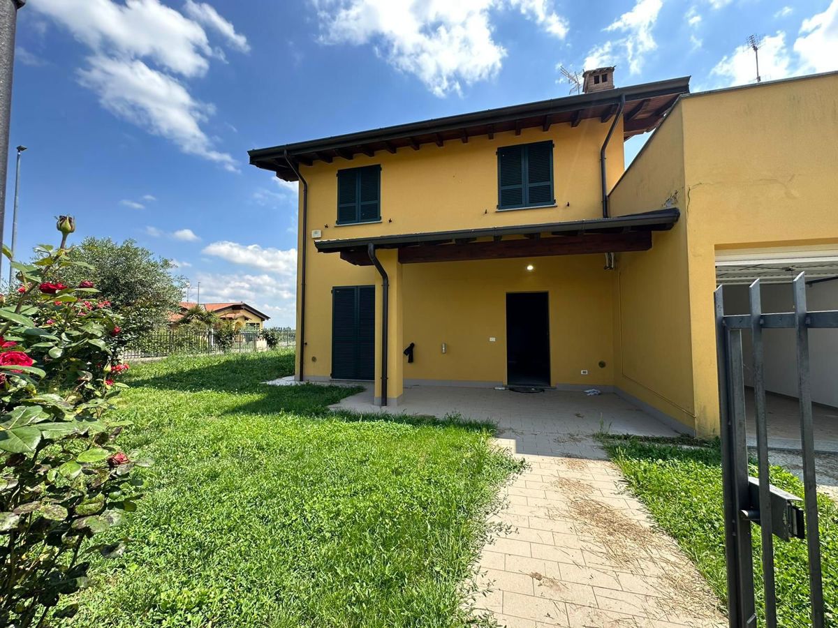 Villa Bifamiliare in vendita a Bosnasco, 5 locali, prezzo € 198.000 | PortaleAgenzieImmobiliari.it