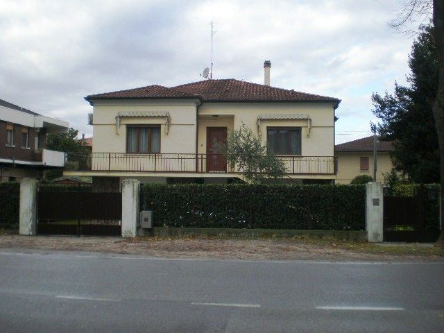 Villa in vendita a Adria, 5 locali, prezzo € 260.000 | PortaleAgenzieImmobiliari.it