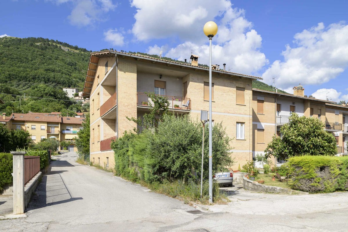 Appartamento in vendita a Gubbio, 5 locali, prezzo € 125.000 | PortaleAgenzieImmobiliari.it