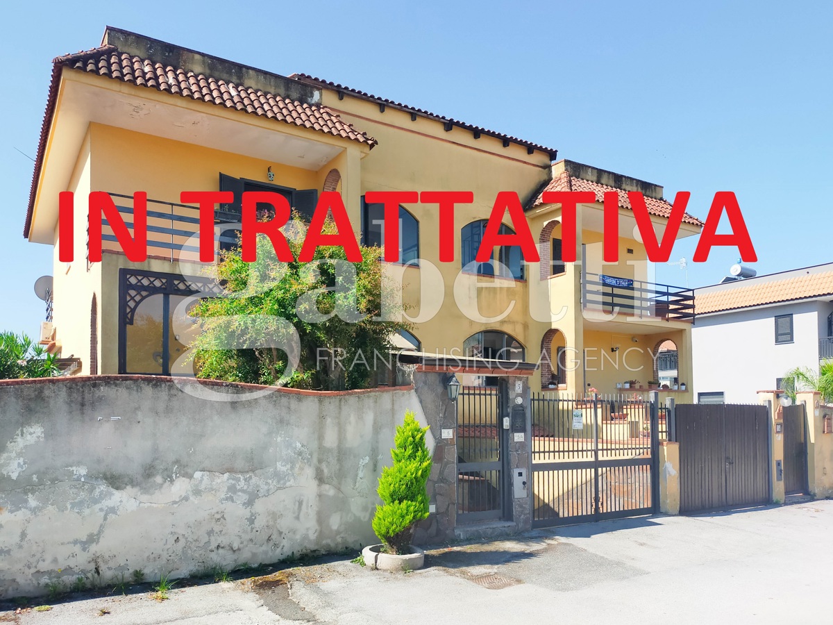 Villa Bifamiliare in vendita a Giugliano in Campania, 5 locali, zona aturo, prezzo € 285.000 | PortaleAgenzieImmobiliari.it