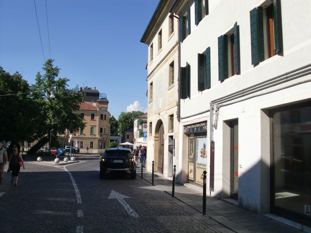 Negozio / Locale in Affitto a Treviso