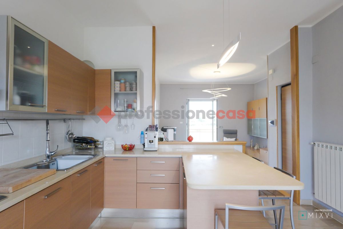 Appartamento in vendita a Capaccio, 4 locali, prezzo € 215.000 | PortaleAgenzieImmobiliari.it