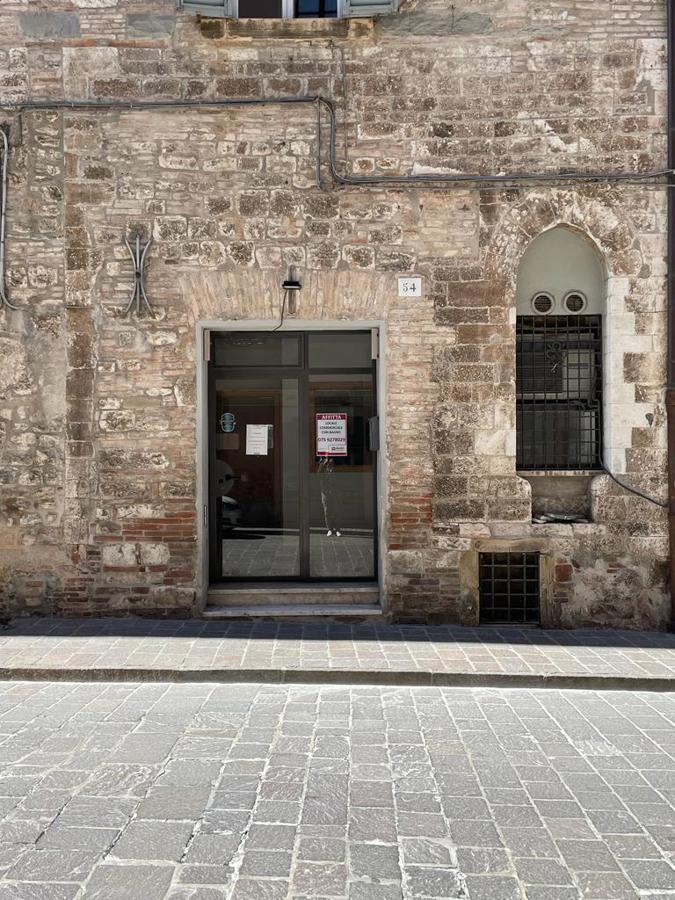 Ufficio / Studio in affitto a Gubbio, 2 locali, prezzo € 450 | PortaleAgenzieImmobiliari.it
