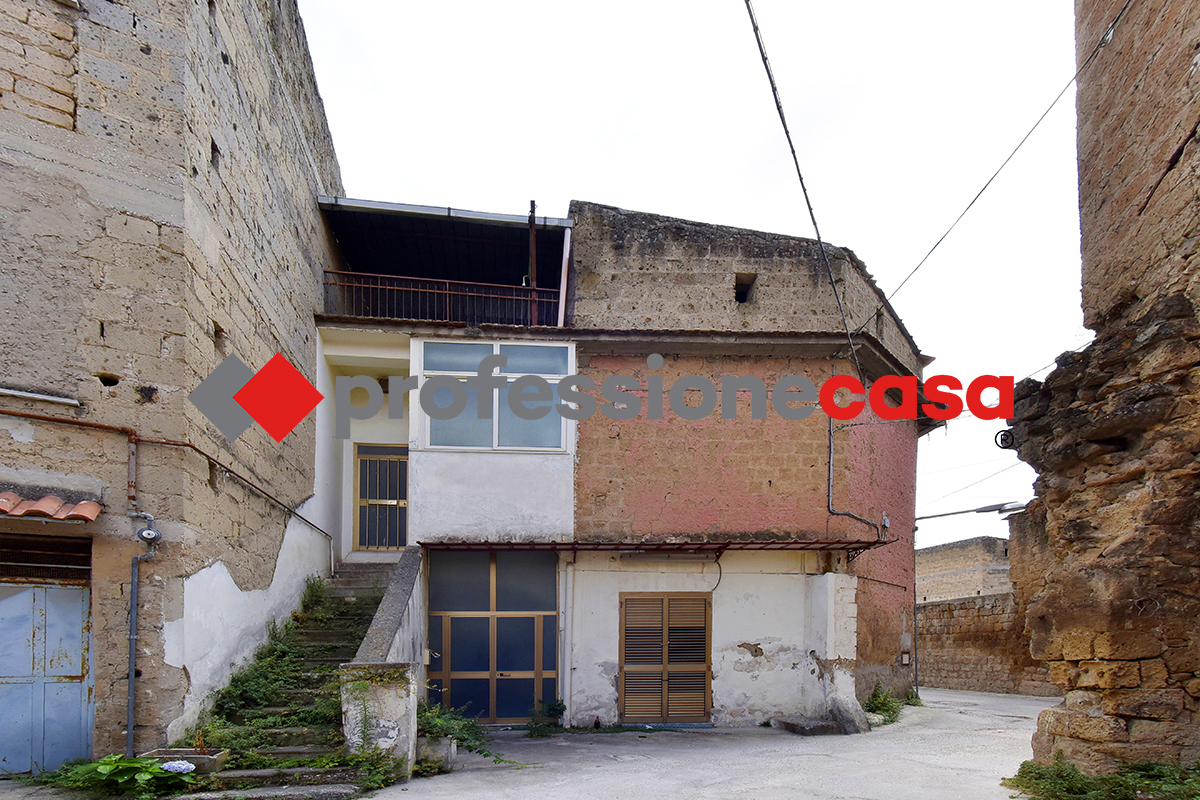 Rustico / Casale in vendita a San Nicola la Strada, 3 locali, prezzo € 35.000 | PortaleAgenzieImmobiliari.it