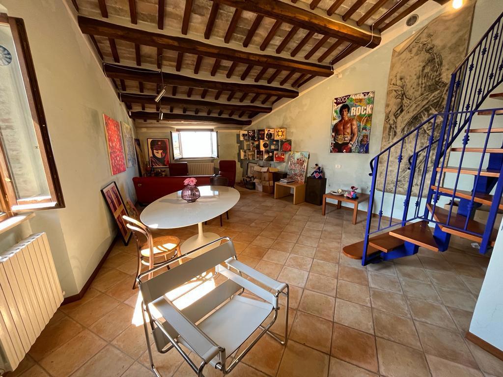 Appartamento in vendita a Montefalco, 5 locali, prezzo € 200.000 | PortaleAgenzieImmobiliari.it