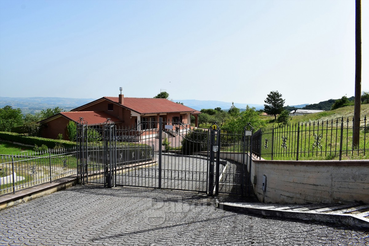 Villa in vendita a Mirabello Sannitico, 7 locali, prezzo € 229.000 | PortaleAgenzieImmobiliari.it