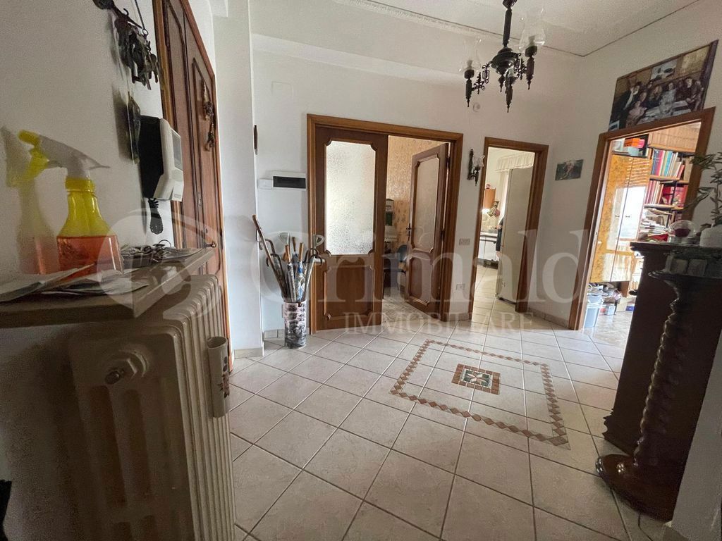 Appartamento in vendita a Osimo, 5 locali, prezzo € 165.000 | PortaleAgenzieImmobiliari.it