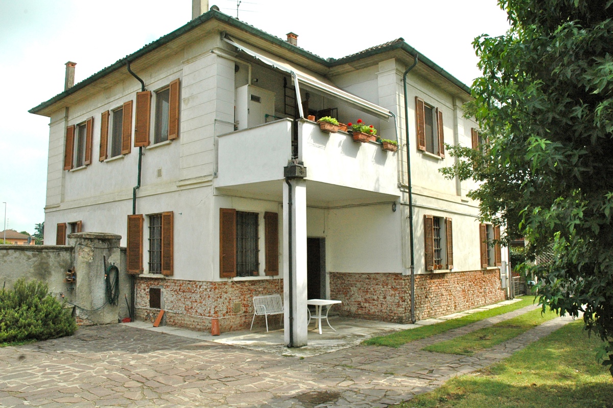 Villa Bifamiliare in Vendita a Villanterio