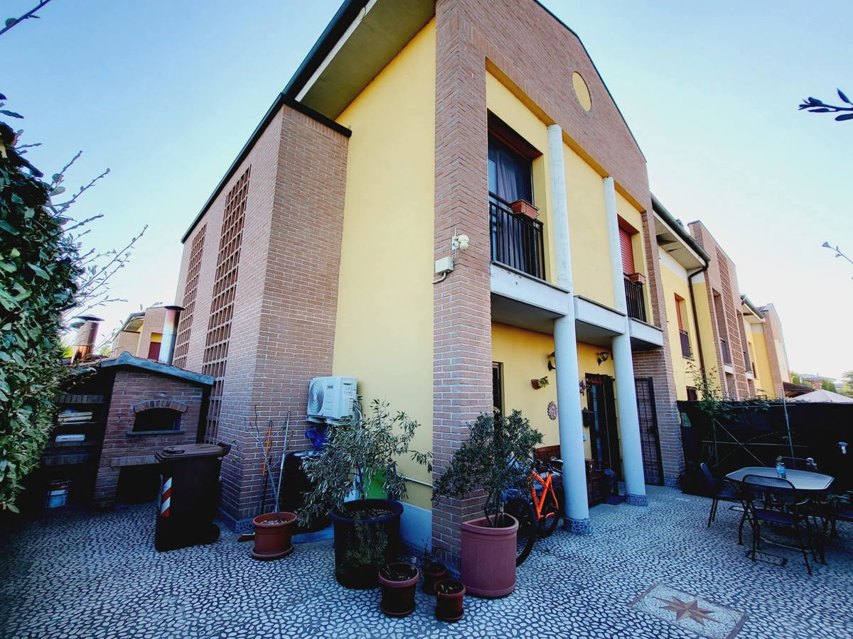 Villa a Schiera in vendita a Sant'Agata Bolognese, 4 locali, prezzo € 215.000 | PortaleAgenzieImmobiliari.it