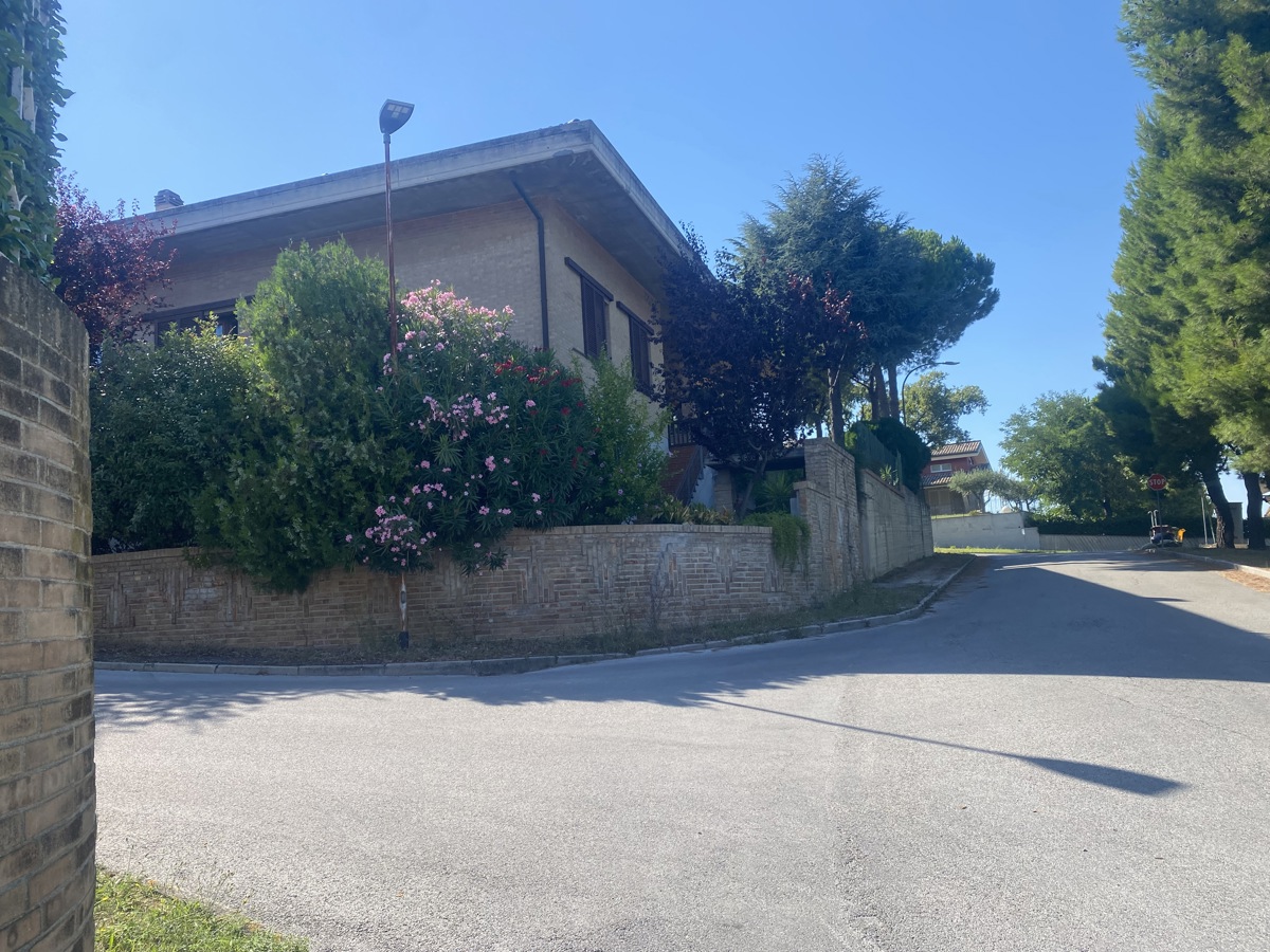 Villa Bifamiliare in Vendita a Recanati