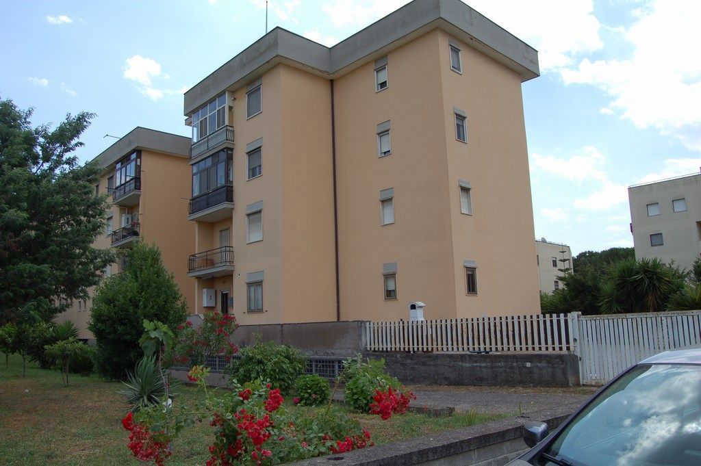 Appartamento in vendita a Aprilia, 4 locali, zona ro, prezzo € 160.000 | PortaleAgenzieImmobiliari.it