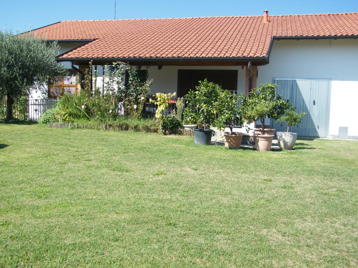 Villa in vendita a Varallo Pombia, 3 locali, prezzo € 250.000 | PortaleAgenzieImmobiliari.it
