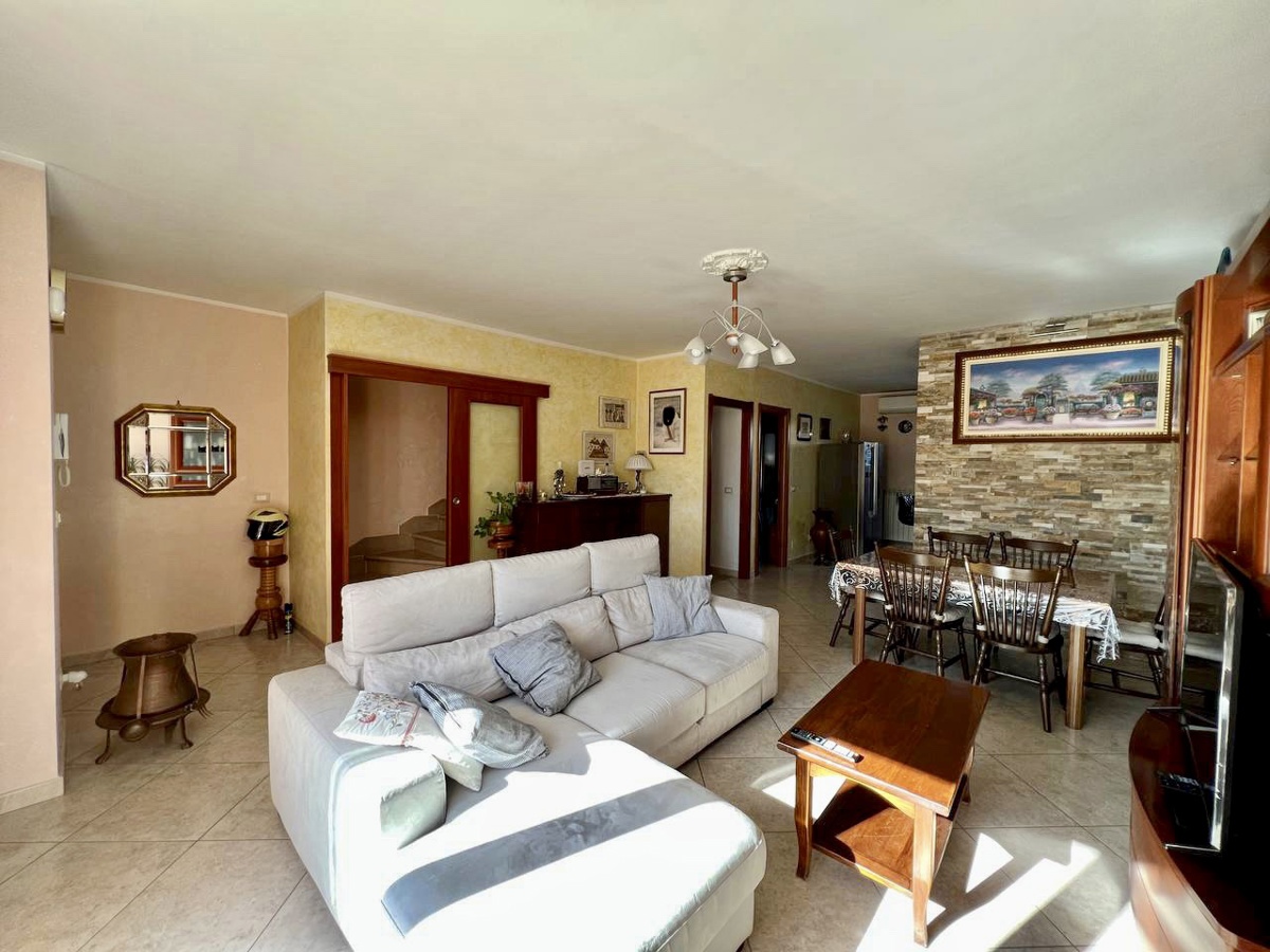 Villa in vendita a Termoli, 7 locali, prezzo € 258.000 | PortaleAgenzieImmobiliari.it