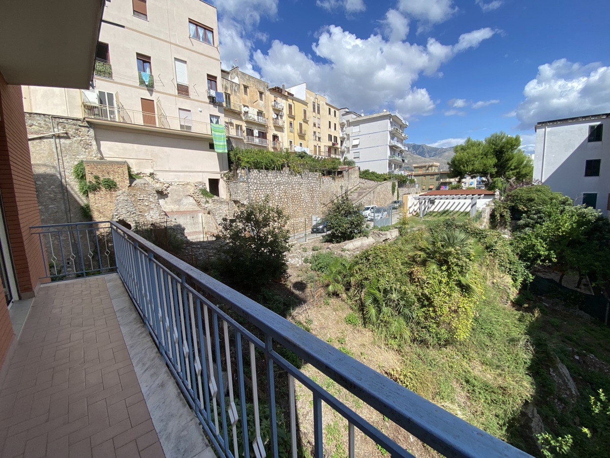 Appartamento in vendita a Formia, 3 locali, prezzo € 230.000 | PortaleAgenzieImmobiliari.it