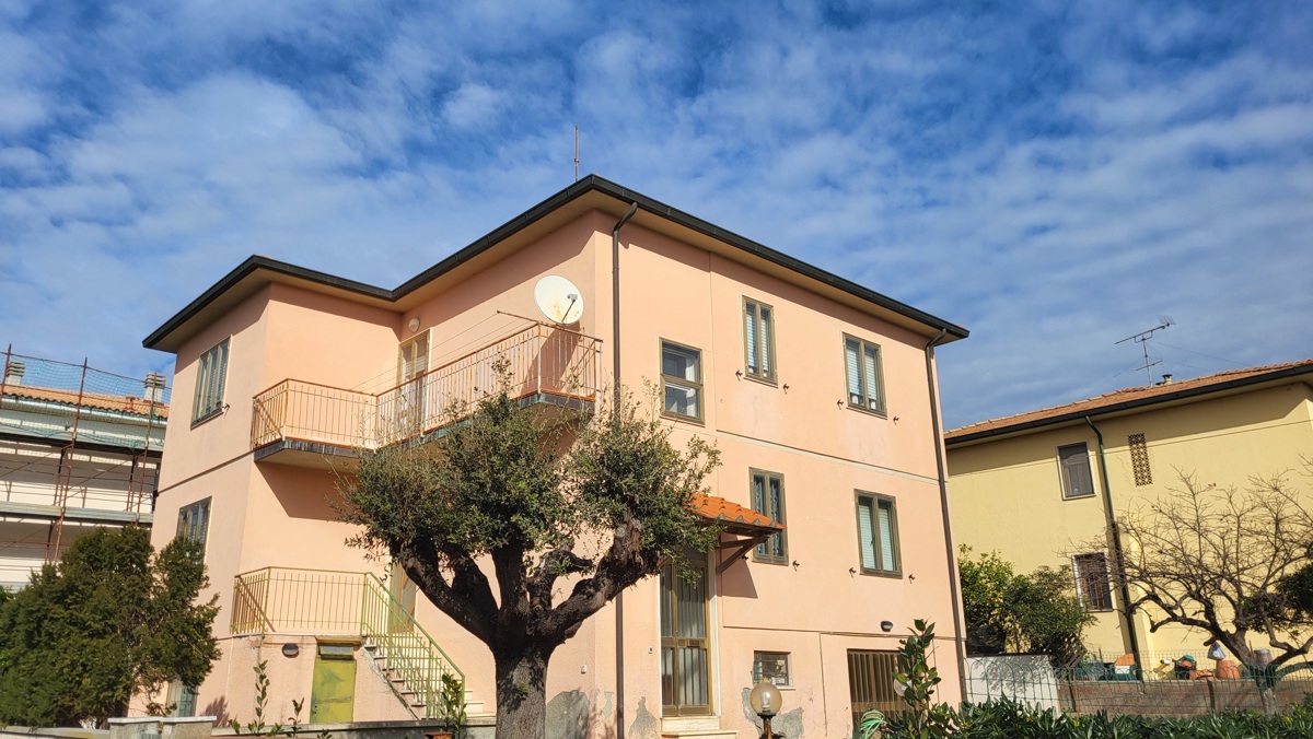 Villa Bifamiliare in vendita a Cecina, 4 locali, prezzo € 265.000 | PortaleAgenzieImmobiliari.it