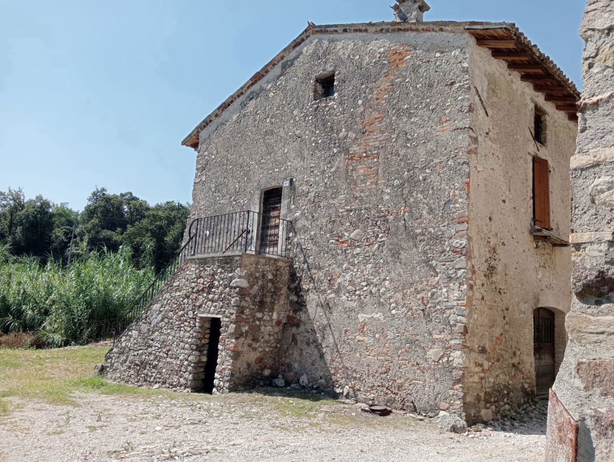 Rustico / Casale in vendita a Peschiera del Garda, 5 locali, prezzo € 189.000 | PortaleAgenzieImmobiliari.it
