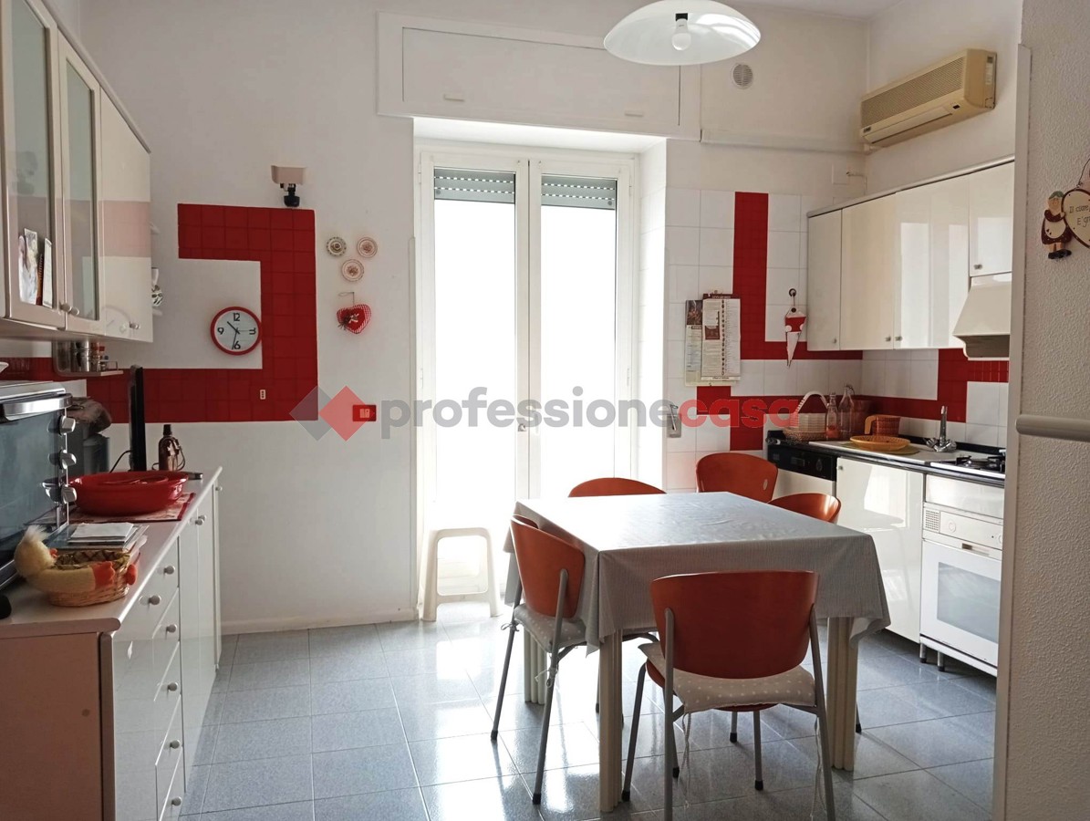 Appartamento in vendita a Grottaglie, 5 locali, prezzo € 130.000 | PortaleAgenzieImmobiliari.it